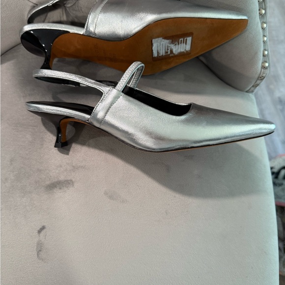 Vince Metallic Silver Slingback Heels - Picture 5 of 9